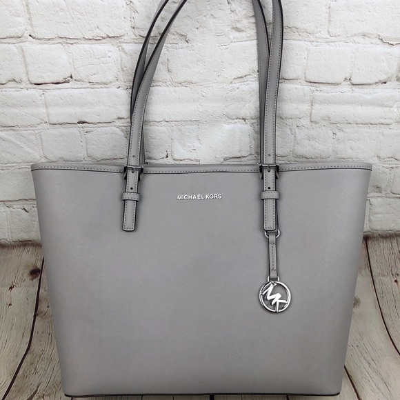Michael Kors Handbags - Michael Kors Jet Set Travel Medium Carryall Tote